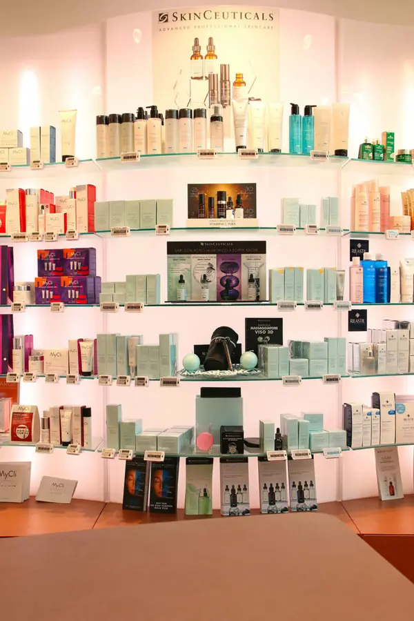 Espositore di prodotti dermocosmetici